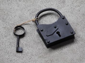 Antiek hangslot - middeleeuwse stijl - zwart