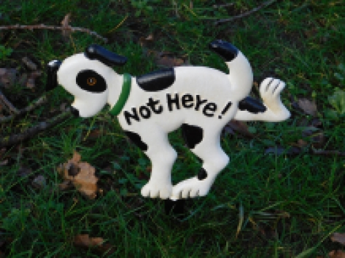 Dog sign ''Not Here - garden stick, cast iron