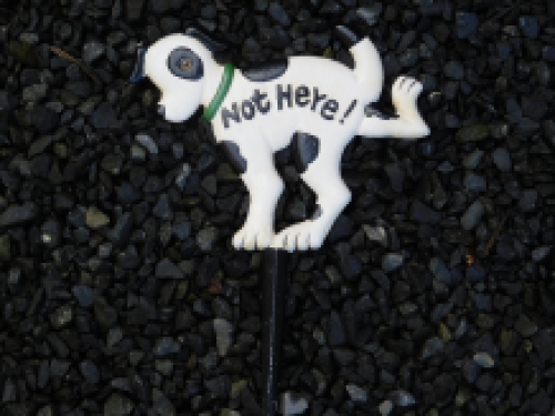 Dog sign ''Not Here - garden stick, cast iron