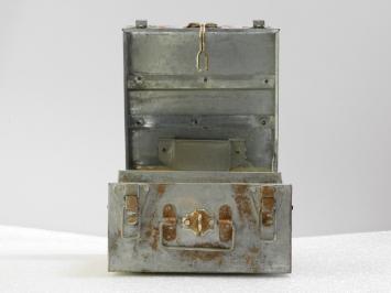 Vintage Storage Box - 25 x 23.5 cm - Metal