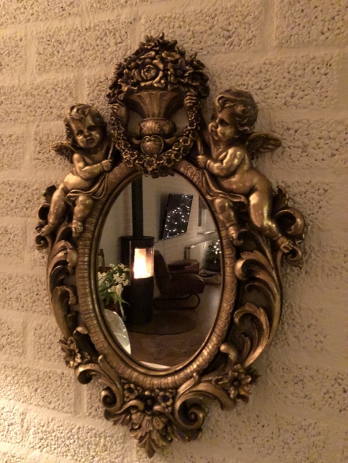 Beautiful gold-colored Angel mirror, polystone.