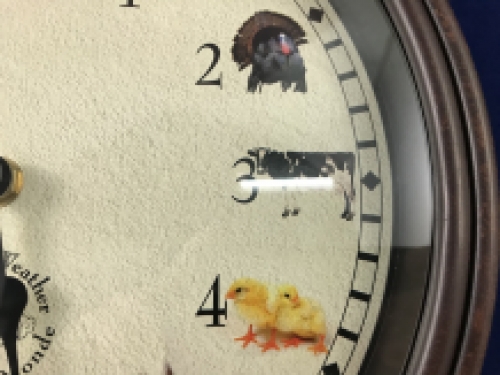 Clock with animals, they also make sounds!