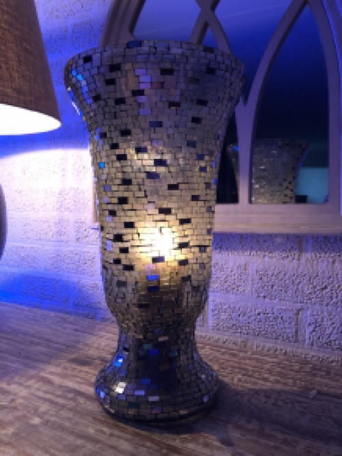 Vaas-windlicht, chimney moz chrystal, met spiegelend disco effect.