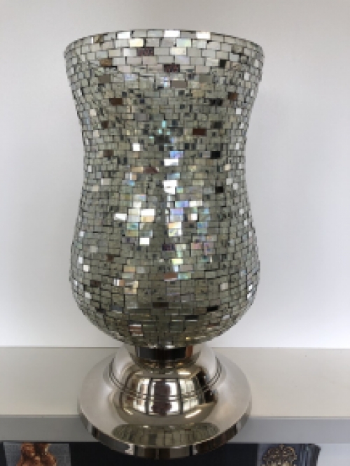 Vase lantern, chimney moz crystal, with mirrored disco effect on nickel base.