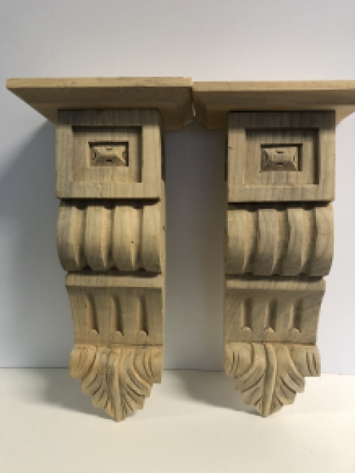 Beautiful set of snaks, mantel console hand carved from colonial wood, very nice!