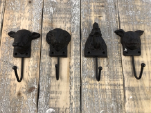 Set van 4 gietijzeren kapstokhaken boerderij dieren in antiek bruin .