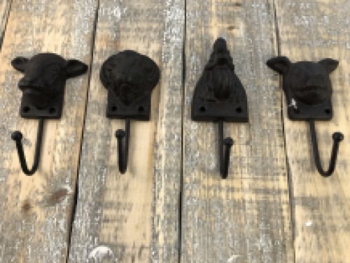 Set van 4 gietijzeren kapstokhaken boerderij dieren in antiek bruin .