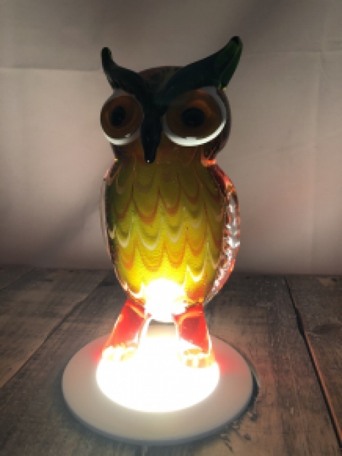 A wonderfully beautiful glass work of art, an Eagle Owl statue.