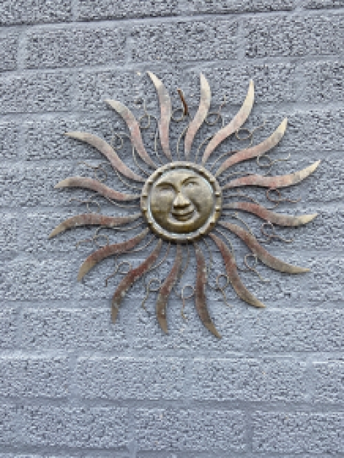 Schöne Wand Ornament Metall der Sonne