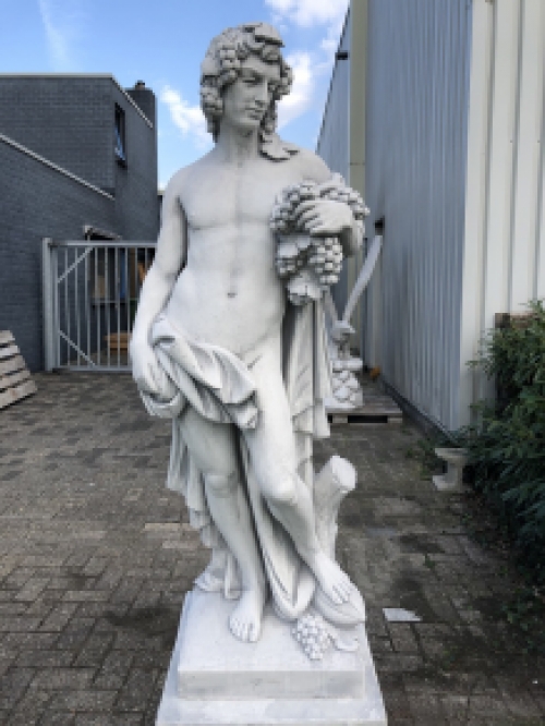 Schöne Gartenstatue des Bacchus, voll mit Stein