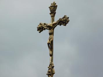 Jezus aan het kruis - Messing INRI op voet.