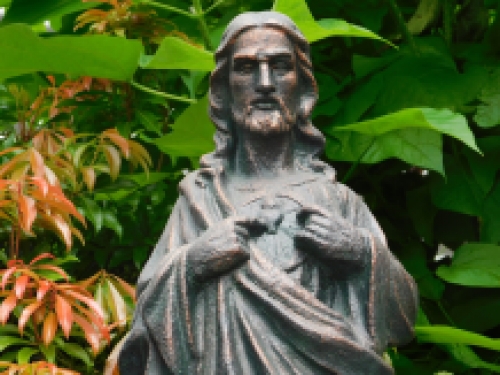 Impressive church statue of Jesus, made of polystone