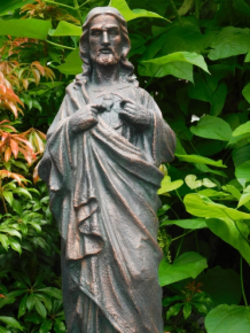 Impressive church statue of Jesus, made of polystone