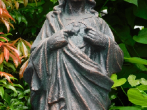 Impressive church statue of Jesus, made of polystone