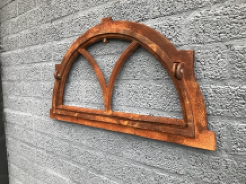 Cast iron stable window V-half round, swing window