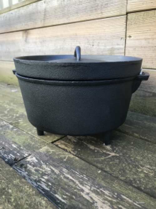 1 fire pot, iron, capacity 4 liters