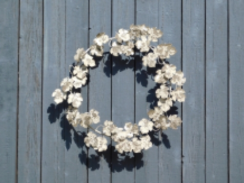 Garland with leaves - iron - wall decoration