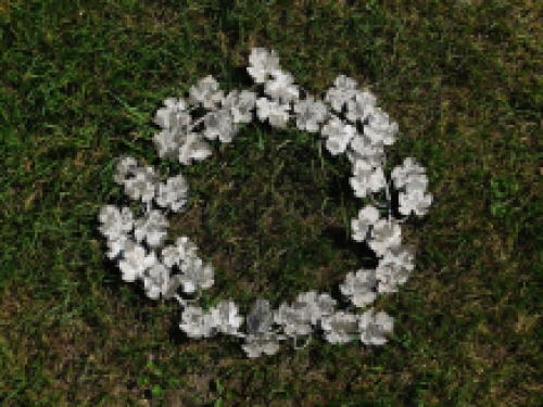 Garland with leaves - iron - wall decoration