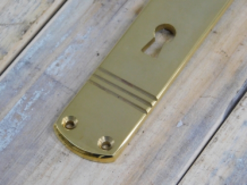 Lange plaat, deurplaat ''Lauda'' in messing gepolijst, jaren 30 stijl