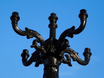 Laternenkrone für 5 Lampen – Schwarze Aluminiumkrone für Laternenpfahl