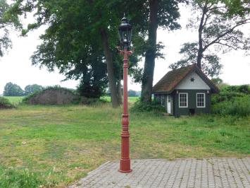Stabiler Lampenmast - 320 cm - Gusseisen Menie Rough mit schwarzer Kappe