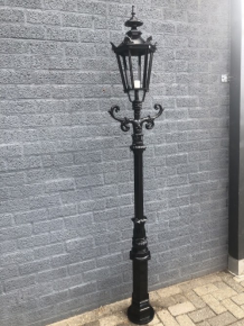 Buitenlamp, lantaarn Amsterdam met keramische fitting en glas, gegoten aluminium zwart, 225 cm.