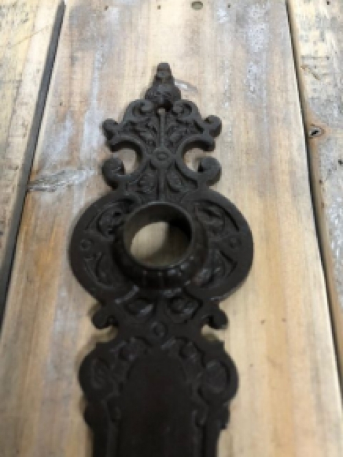 1 Long iron door plate ''Telspit'' in antique brown, BB72 mm.