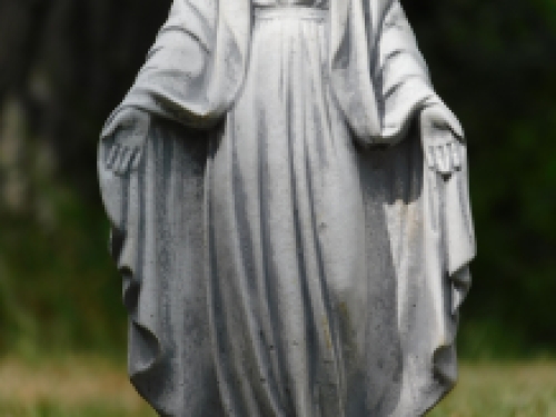 Statue Madonna - solid stone