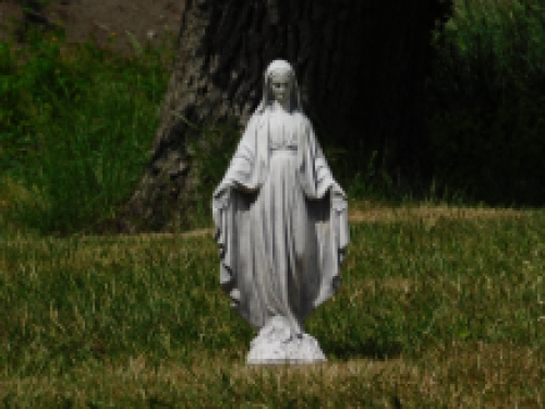 Statue Madonna - massiver Stein