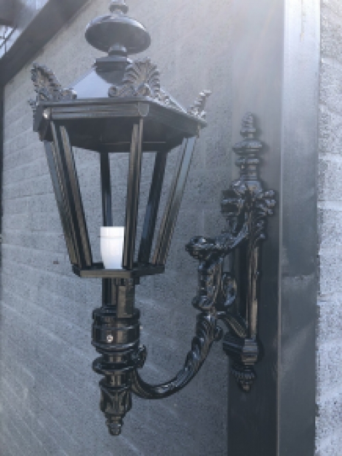 Wall outdoor light Maas 65, Alu cast with Lamp Fixture and Glass.