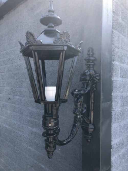 Wall outdoor light Maas 65, Alu cast with Lamp Fixture and Glass.