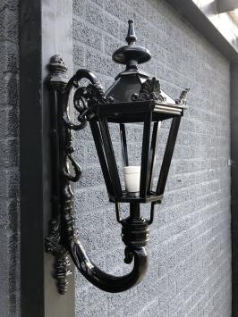 Beautiful rustic outdoor lamp Maastricht, black.