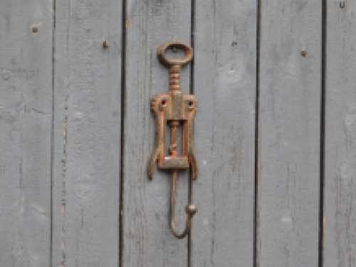 Wall hook corkscrew - cast iron - hook