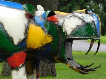 Nilpferd-Bamba-Skulptur – 50 x 80 cm – Metallkunstwerk – Farbenfroh