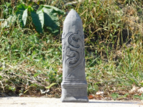 Obelisk - solid stone - grey