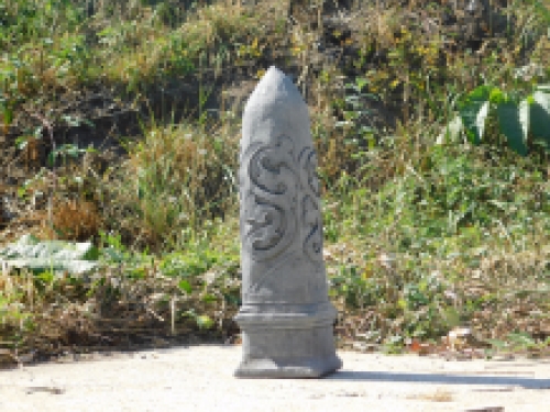 Obelisk - solid stone - grey