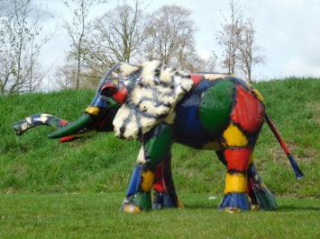 Elephant in Color - 110 x 210 cm - Handmade and Unique