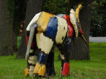 Elefant Nacho – 80 x 90 cm – Farbenfrohe Skulptur – Afrikanisches Kunstwerk