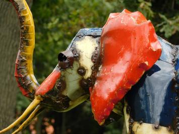 Elefant Nacho – 80 x 90 cm – Farbenfrohe Skulptur – Afrikanisches Kunstwerk