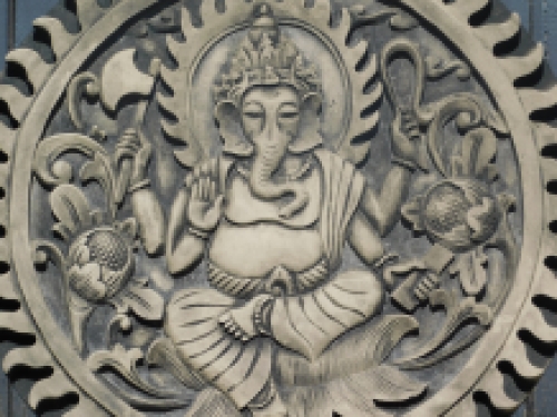 Ornament Ganesha - vol steen - grijs met zwart