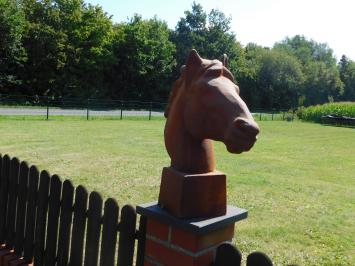 Beautiful hefty horse head cast iron, untreated, beautiful!!!