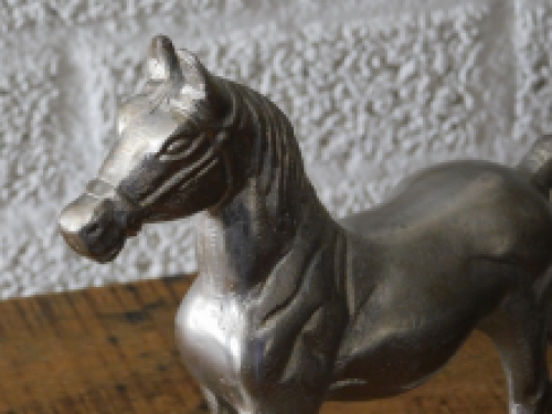 Paard gemaakt van aluminium, vernikkeld, dierenfiguur