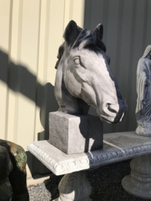 Detaillierter Pferdekopf aus Polyresin, großer Pferdekopf, Gartenstatue