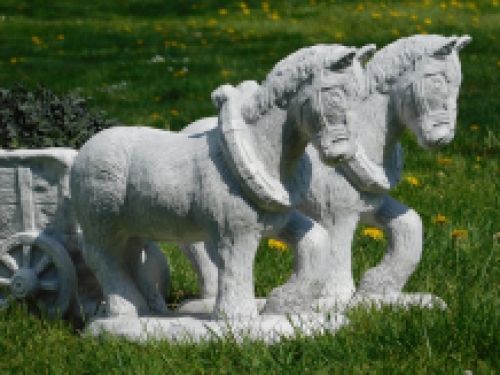 Statue ''horse and cart'' - solid stone