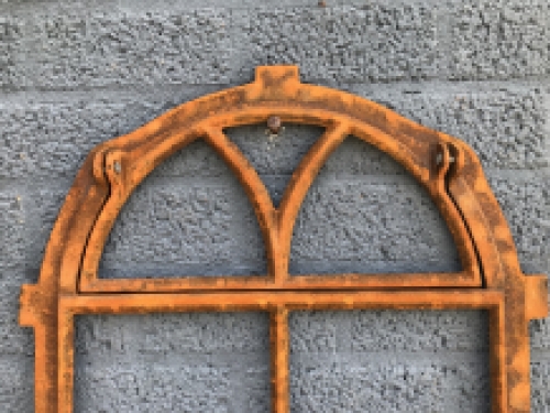 Cast iron stable window with folding window for aeration