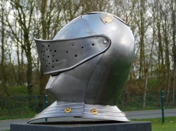 Knight's helmet - Metal - Polished and Oiled