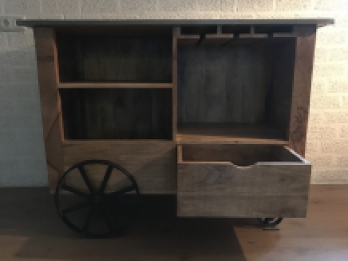 Driving bar, industrial look, with 2 large iron wheels