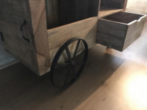 Driving bar, industrial look, with 2 large iron wheels