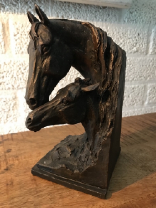 Bookend horse, statue mare with foal, horse statue in bronze look