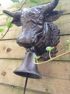 Large doorbell with bull's head, cast iron, very beautiful!!